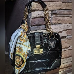 🇮🇹 Marc Jacobs Black Patent Leather Shoulder Bag.